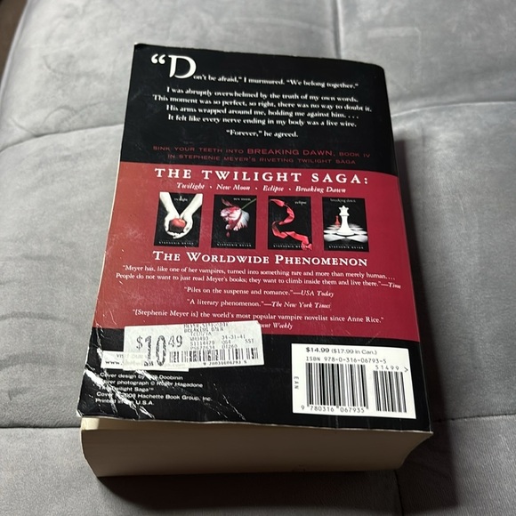 Breaking Dawn Book by Stephenie Meyer - Picture 2 of 4